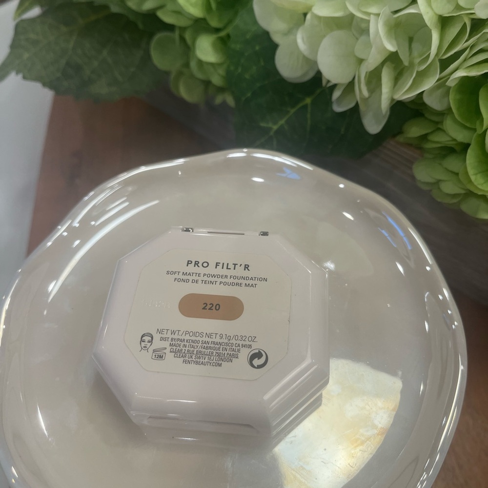 Fenty Soft Matte Powder Foundation